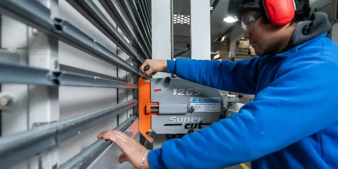 Optimizamos los cortes de acrílico y otros materiales para que obtengas el mejor rendimiento. Acrílicos Mesch